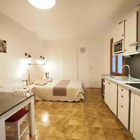 Апартаменты Meuble Avec Terrasse *